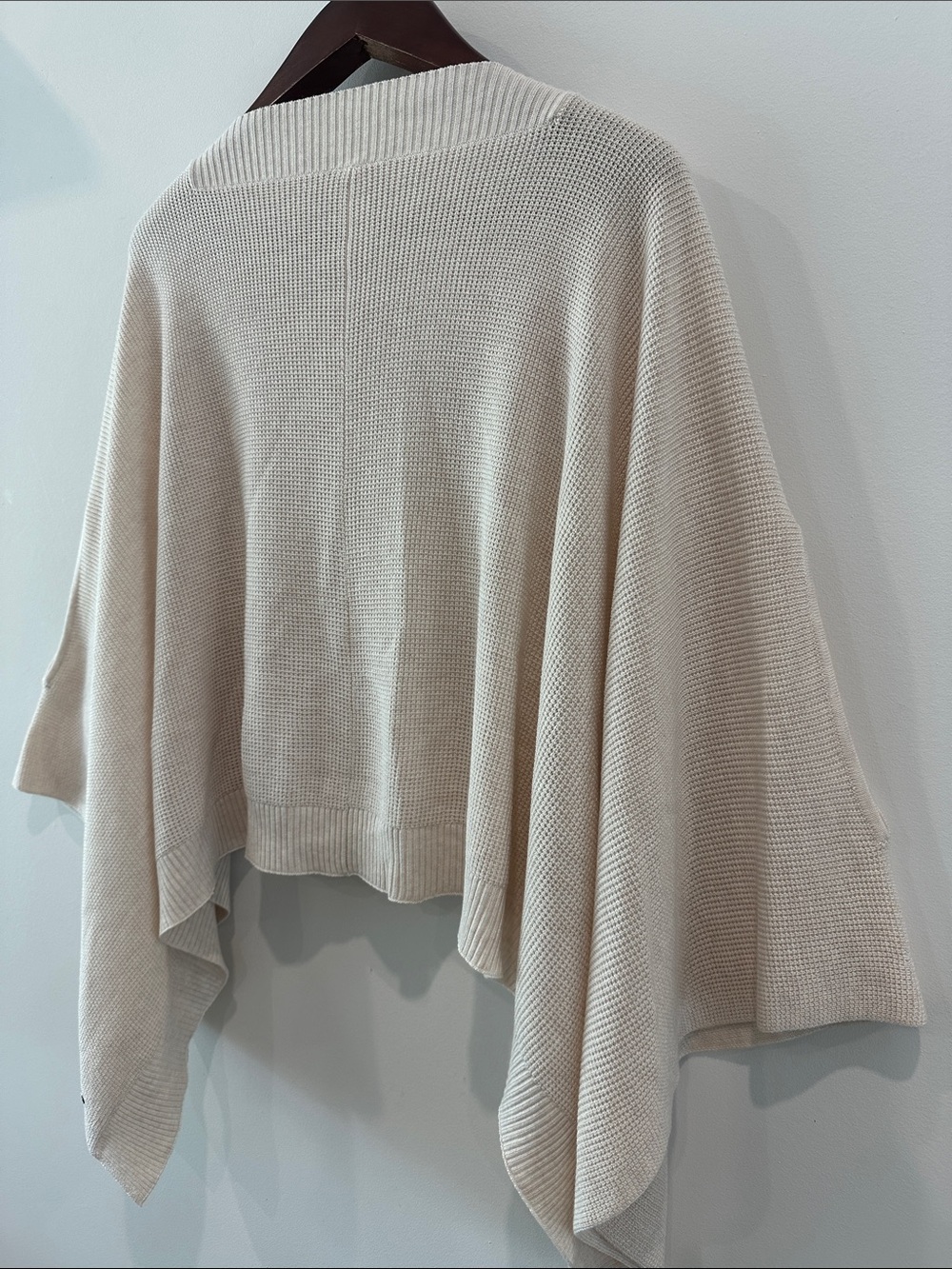 Lululemon Forward Flow Poncho - Picture 7 of 7